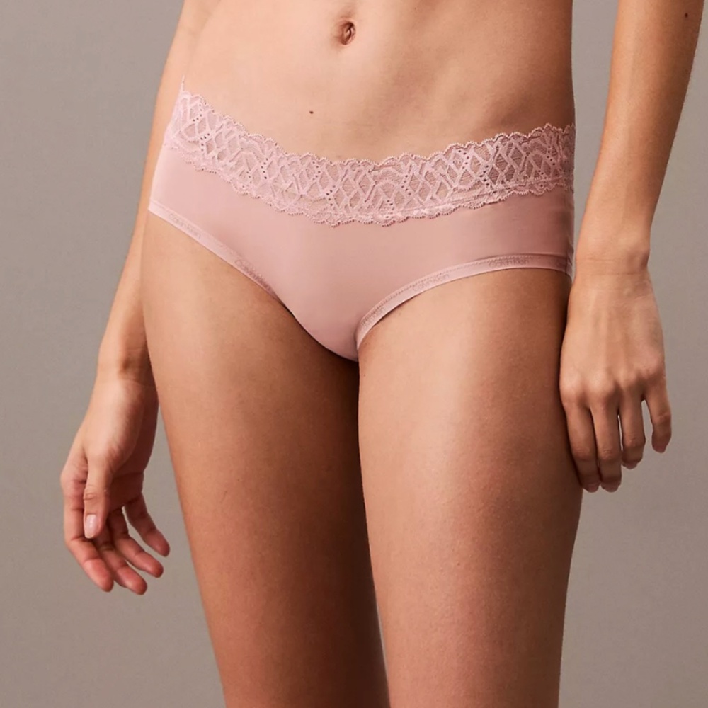 NWT/ Calvin Klein Women's Attraction Hipster - Pink - S